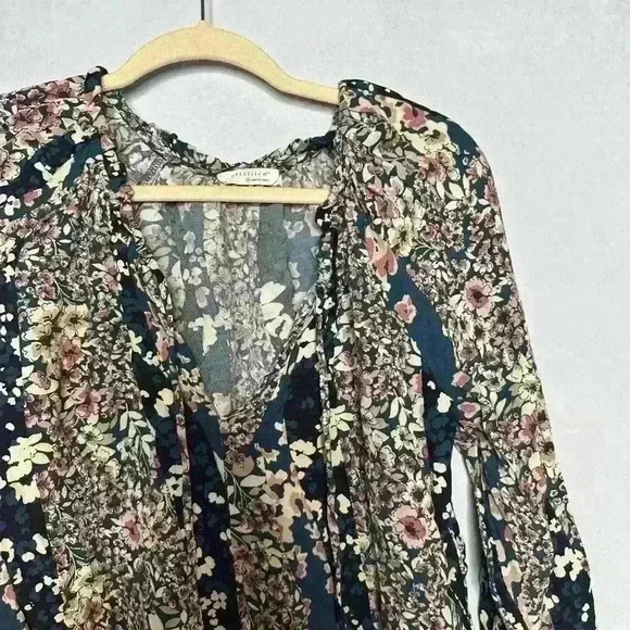 Lovestitch floral Maddie blouse size medium - Picture 6 of 7